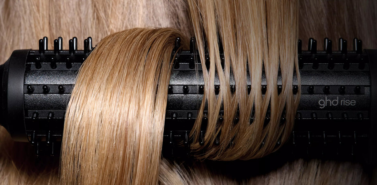 GHD RISE HOT BRUSH FESTIVE GIFT SET IN BLACK