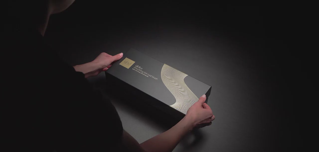 GHD GLIDE+ CERAMIC SMOOTHING HOT BRUSH japanese head spa Salon Apothecary